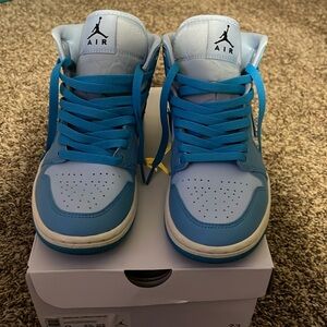 Women’s Air Jordan 1 Mid SE